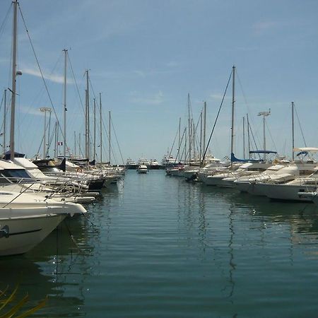 Charmant 2P Vue Mer Face Au Port De Golfe Juan Exterior photo